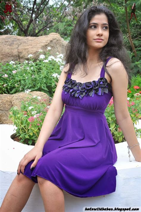 Ranginduniain Kashmira Flaunting Her Curves In A Violet