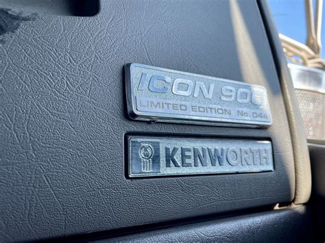kenworth wl icon  sleeper  built cummins isx  horsepower  speed
