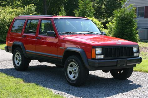mile  jeep cherokee sport   sale  bat auctions sold    july