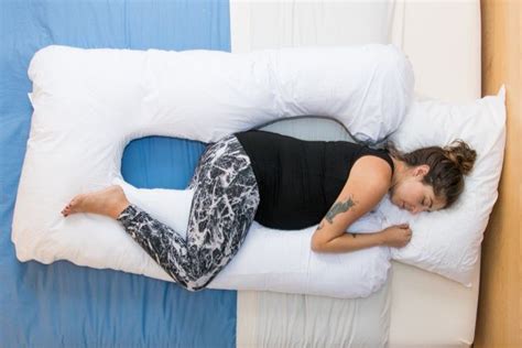 the best pregnancy pillows reviews by wirecutter