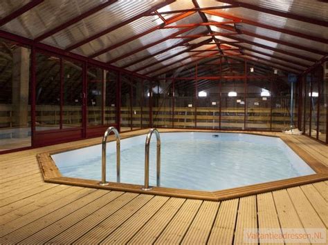 exclusief vakantiehuis met jacuzzi en prive binnenzwembad binnenzwembad recreatieruimte jacuzzi