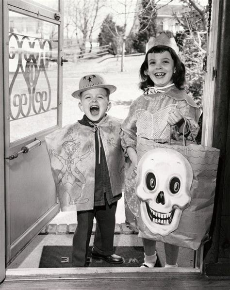 vintage halloween photographs ~ excited trick or treaters