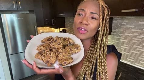 Jully Blacks Sexy Chocolate Chip Cookie Recipe Video Cityline