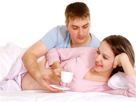 7 ways husbands can care for pregnant wife