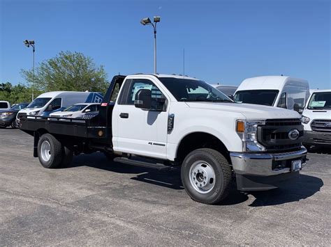 ford super duty   drw xl wd flatbed truck