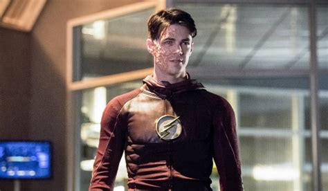 Wait What Happened To Savitar S Suit In This New Flash Image