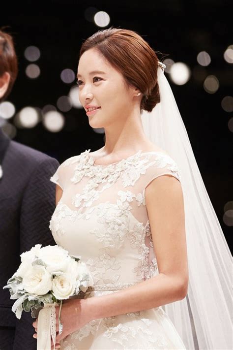 Hwang Jung Eum’s Wedding Photos Revealed Soompi