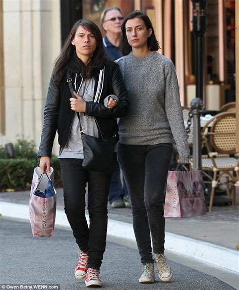 argo star clea duvall strolls arm in arm with lesbian lover for holiday shopping spree daily