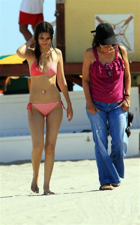 notivlog la chica teen en bikini más hot del 2011 vota
