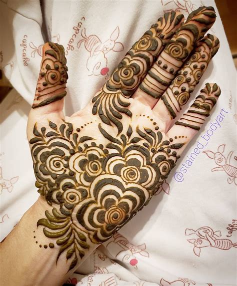 Arabic Gulf Style Mehndi Design