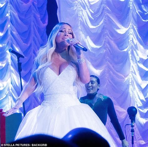 mariah carey brings her all i want for christmas is you tour to sweden