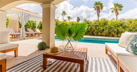 airbnb  hotel advantages  aruba casiola