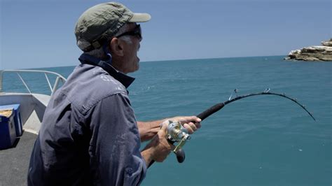 jeremy reaches  breaking point fishing  australia youtube