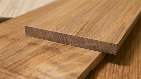 mengenal karakteristik kayu jati sebagai bahan baku mebel