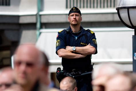 swedish police officers blast swedish authorities media over crime