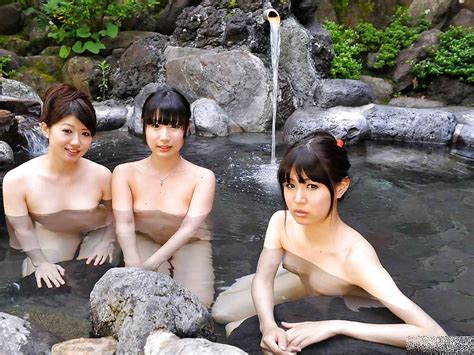 naked girl groups 55 japanese onsen group shots 29