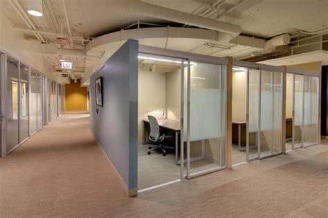 advantages  installing glass cubicle  offices  town glass