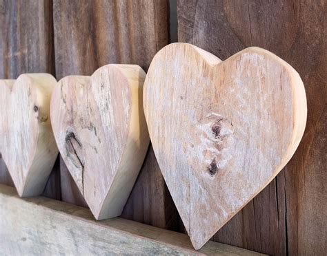 wooden hearts diy wood crafts reclaimed barn  woodworking projects