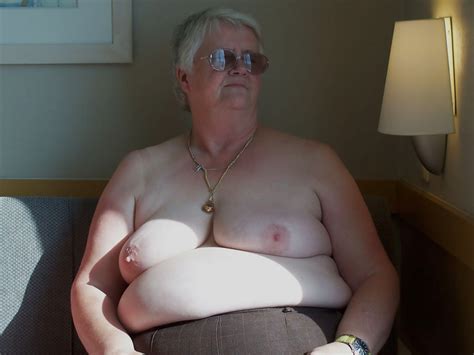 nude big belly granny mature porn pics