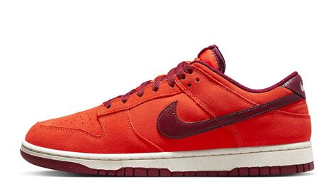 official images   nike dunk  orange suede emerges  sole supplier