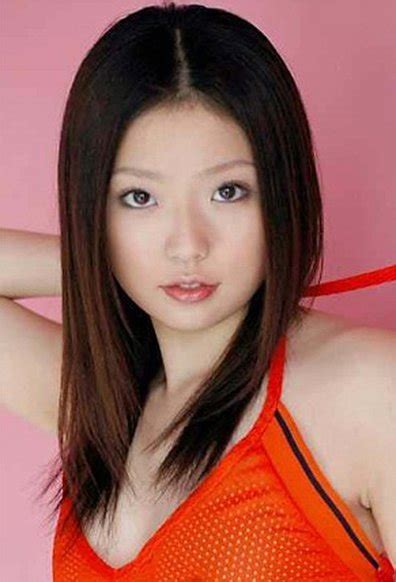 Japan’s Busiest “j Sploitation” Star Meet Asami From “gravure Idol