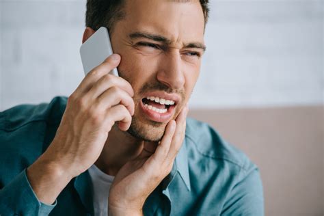 experiencing severe tooth pain