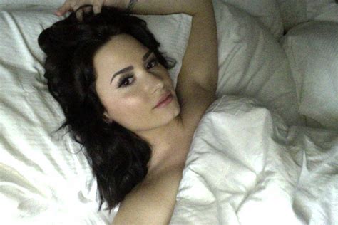 dwmi lovato fapping banned sex tapes