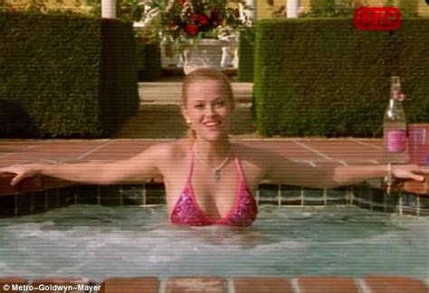 reese witherspoon recreating some of her looks from legally blonde on
