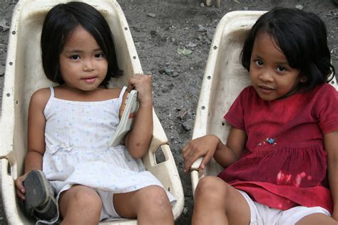 angeles slum girls play slum girls nude philippine angeles city 31 min