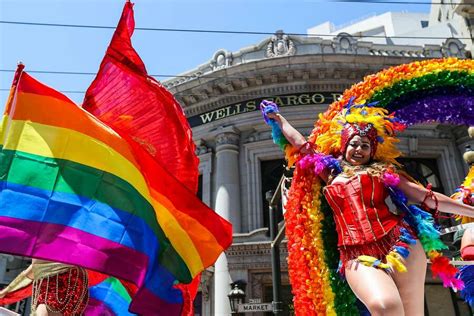 hundreds  thousands celebrate sf pride parade sfchroniclecom