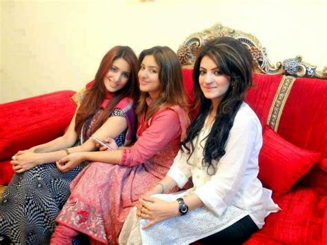 desi pakistani local girls in hot group photos beautiful