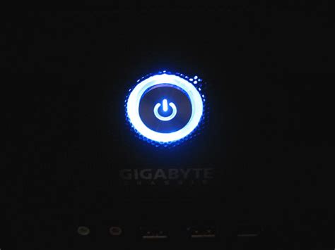 gigabyte isolo  pc case review
