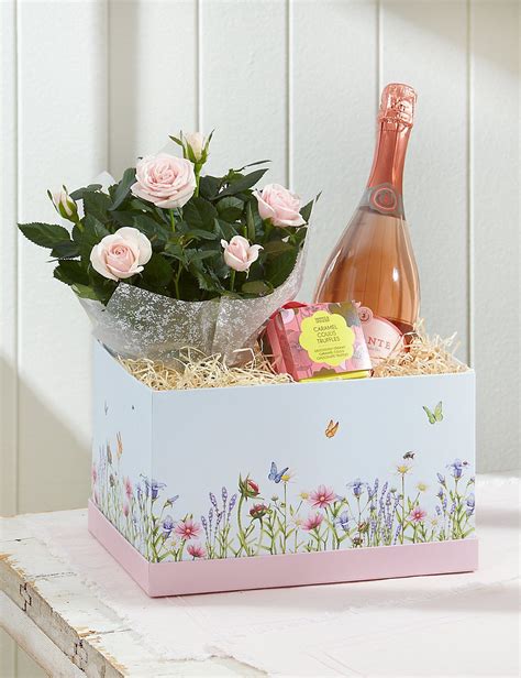 white rose spa hamper birthdaybasket  charming  gorgeous gift