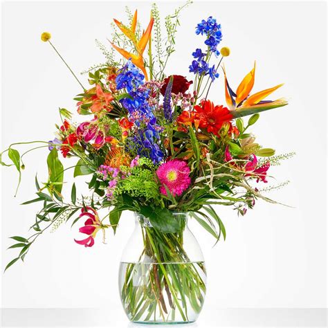 boeket marjolijn met vaas bloemen  bestellen oktoberinhuisnl