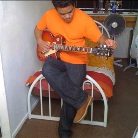 michael timisela gitaar docent zzpzelfstandig ondernemer linkedin