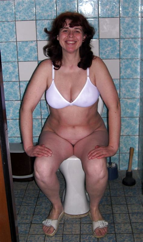 Mature Milf Wife Granny Candid Bathroom Pics 35 Pics