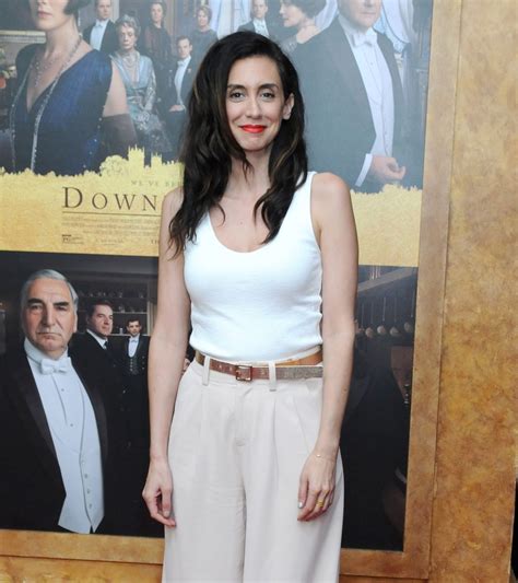 mozhan marno at downton abbey premiere in new york 09 16