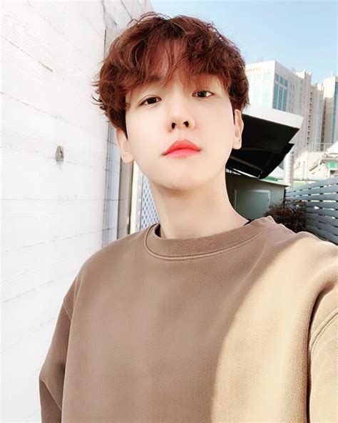 Exo S Baekhyun Posts A Selfie That Suits Valentine S Day And Trends On