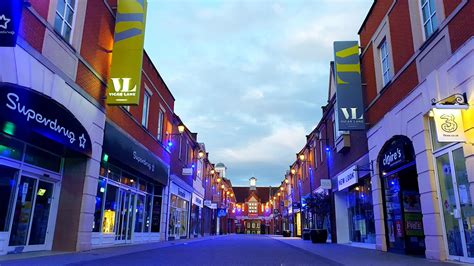 chesterfield town centre turns blue  honour nhs heroes derbyshire times