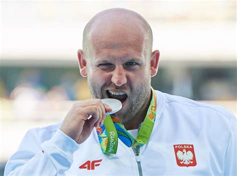 piotr malachowski sprzedal swoj srebrny medal olimpijski wspanialy