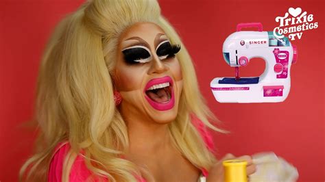 Trixie Sews A Dress With A Toy Sewing Machine Youtube