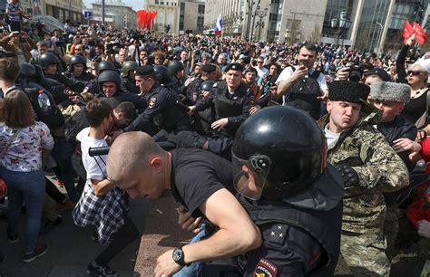 Nearly 1 600 Reported Arrested In Russian Anti Putin Protests Europe