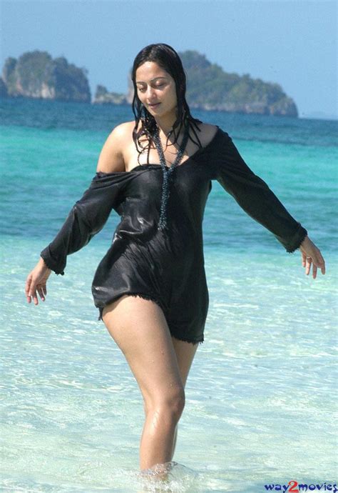 indian actress hot pics kaveri jha spicy wet dress at