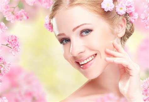 2560x1771 Sakura Model Yellow Spring Smile Woman Blossom Girl