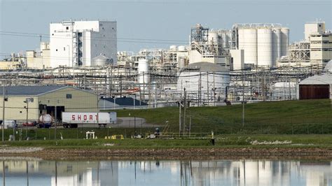 dow chemical midland flood water mixed   containment ponds