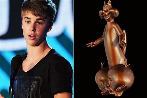 justin bieber s private parts immortalized as a sylvester and tweety sculpture