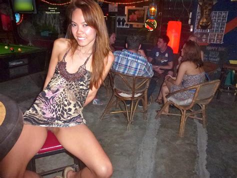 pantieless girl pu upskirts in samui restaurants may 2012 voyeur web