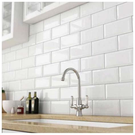 White Glazed Ceramic Wall Tiles Size 75 X 150mm Model Hs