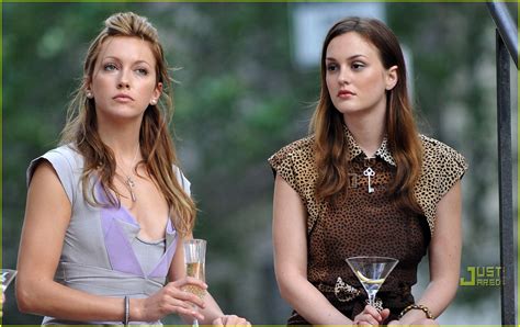 Katie Cassidy Gorgeous Gossip Girl Photo 2466878 Blake Lively