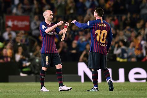 lionel messi replaces andres iniesta  barcelona captain